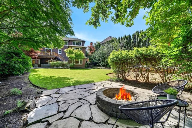 Property photo for 25720 Ne 4th Place, Sammamish