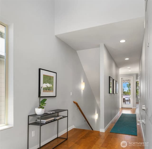 Property photo for 5903 20th Avenue S, Seattle photo 2