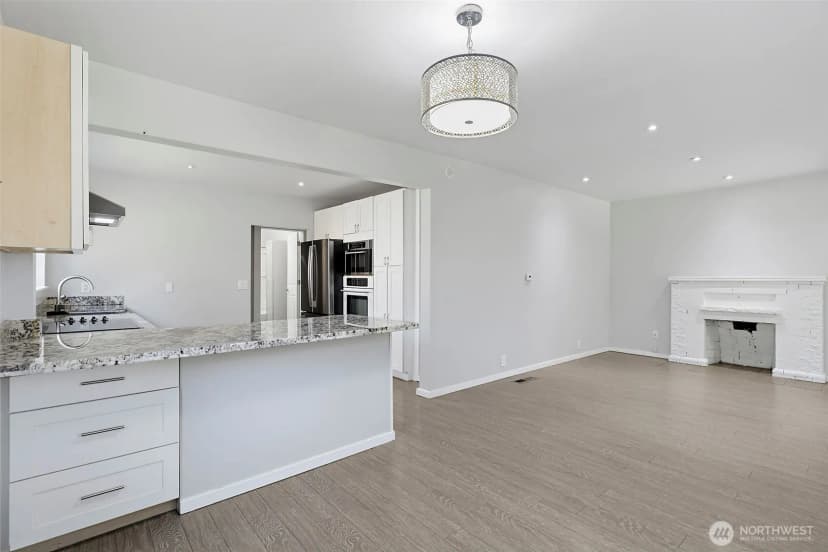Property photo for 5454 35th Avenue Sw #d14, Seattle photo 6