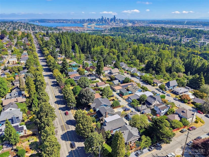 Property photo for 5454 35th Avenue Sw #d14, Seattle photo 21