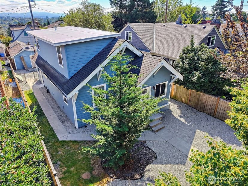 Property photo for 5454 35th Avenue Sw #d14, Seattle photo 2