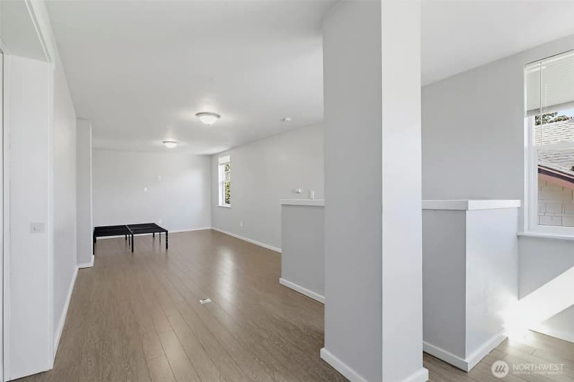 Property photo for 5454 35th Avenue Sw #d14, Seattle photo 14