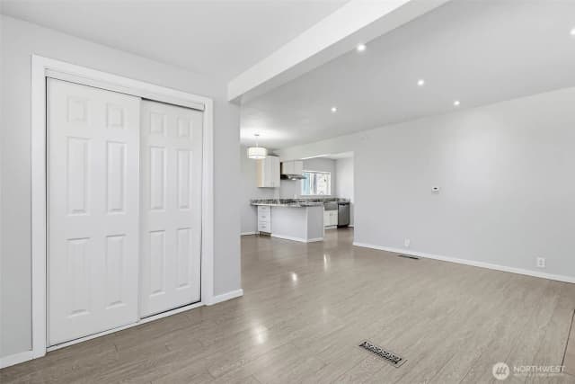 Property photo for 5454 35th Avenue Sw #d14, Seattle photo 4