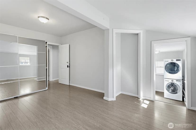 Property photo for 5454 35th Avenue Sw #d14, Seattle photo 17