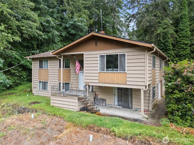 Property photo for 1422 Colchester Dr Se, Port Orchard