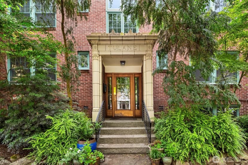 Property photo for 408 Bellevue Avenue E #205, Seattle