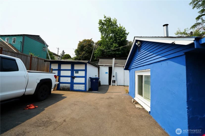 Property photo for 10433 1st Avenue Sw, Burien photo 22