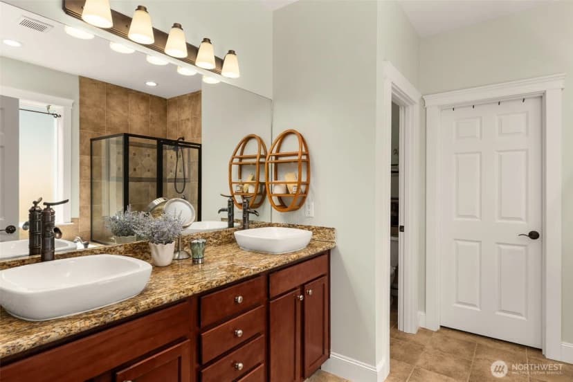 Property photo for 26011 147th Place Se, Kent photo 11
