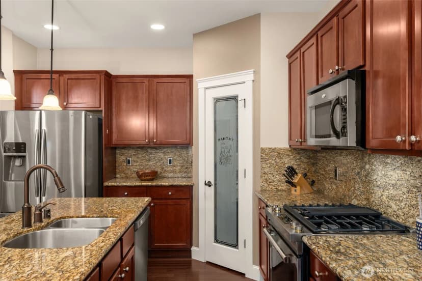 Property photo for 26011 147th Place Se, Kent photo 6