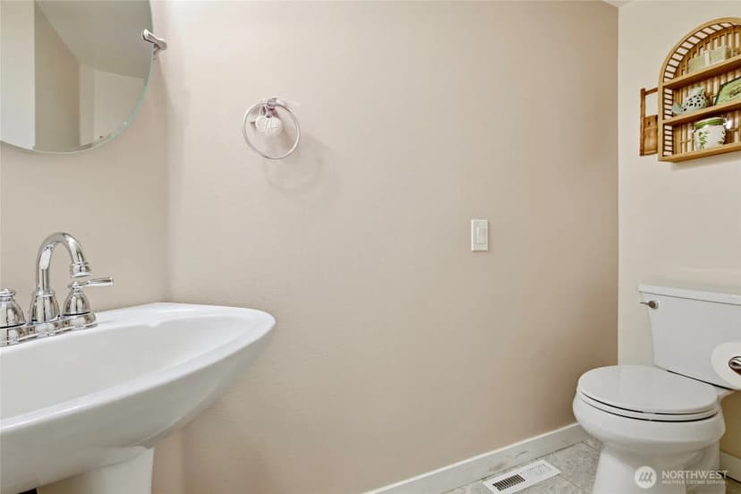 Property photo for 27524 140th Ave Se, Kent photo 18
