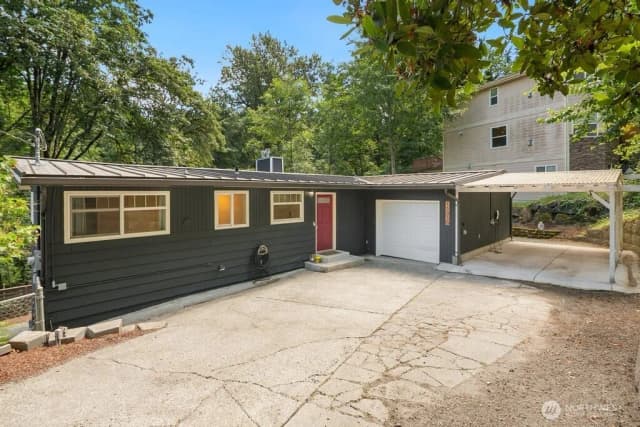 Property photo for 15936 76th Place Ne, Kenmore photo 2