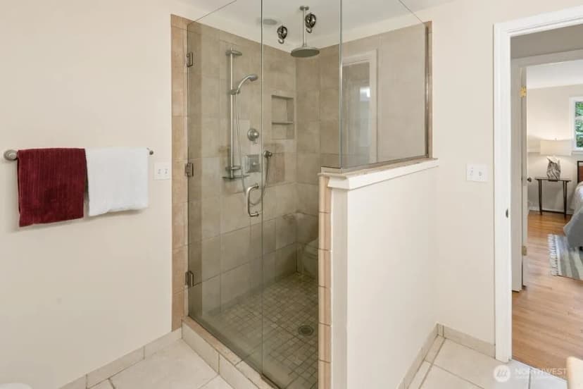 Property photo for 15936 76th Place Ne, Kenmore photo 19