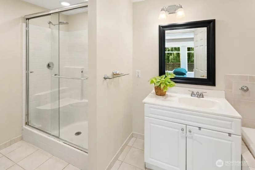 Property photo for 15936 76th Place Ne, Kenmore photo 28