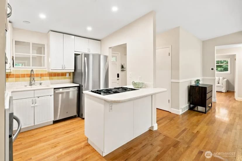 Property photo for 15936 76th Place Ne, Kenmore photo 11