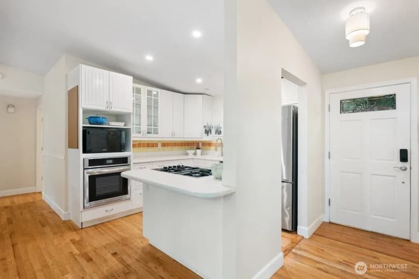 Property photo for 15936 76th Place Ne, Kenmore photo 12