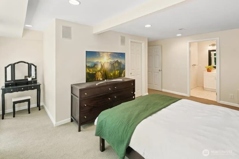 Property photo for 15936 76th Place Ne, Kenmore photo 27