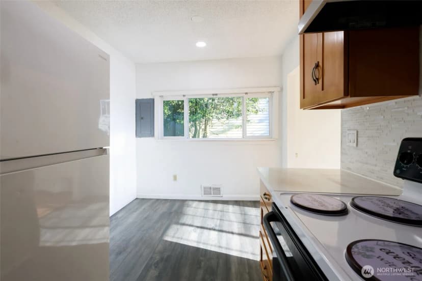 Property photo for 20411 56th Avenue W, Lynnwood photo 12