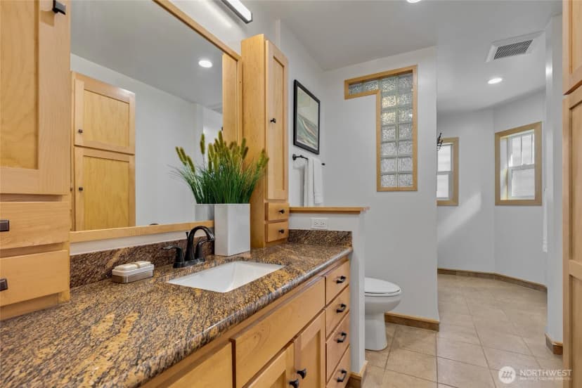 Property photo for 7347 19th Avenue Ne, Seattle photo 12