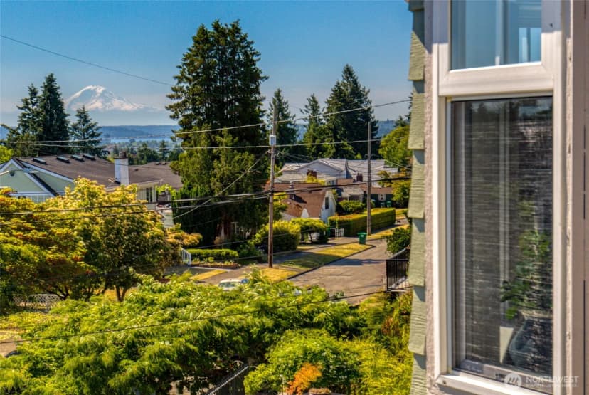 Property photo for 7347 19th Avenue Ne, Seattle photo 18