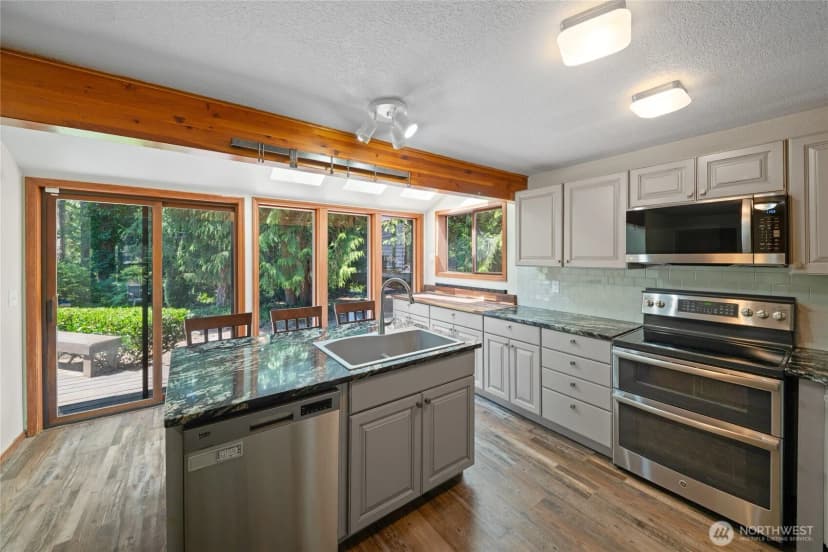 Property photo for 211 E Aycliffe Drive, Shelton photo 7