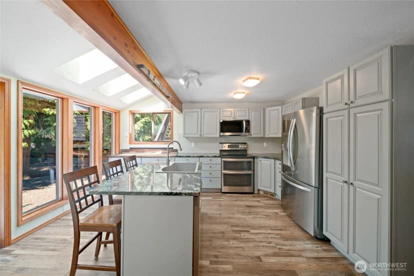 Property photo for 211 E Aycliffe Drive, Shelton photo 8