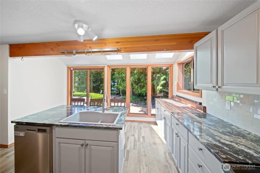 Property photo for 211 E Aycliffe Drive, Shelton photo 9