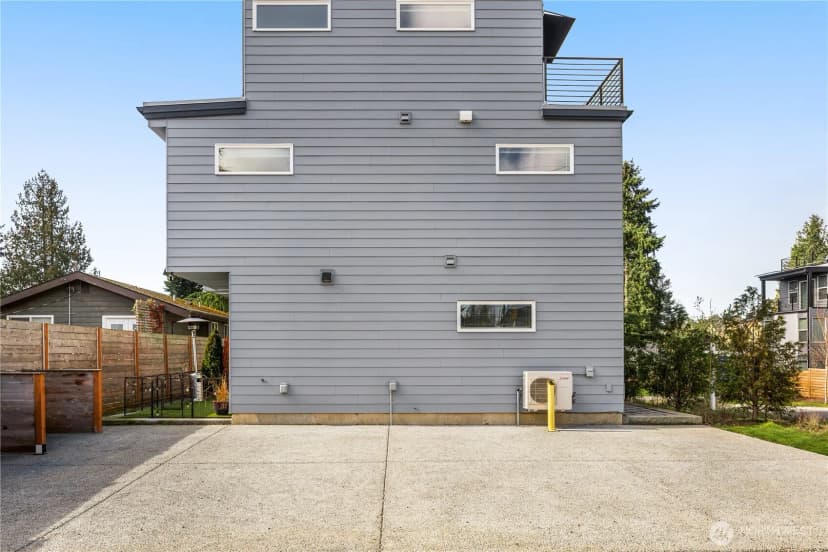 Property photo for 1407 N 103rd Street, Seattle photo 22