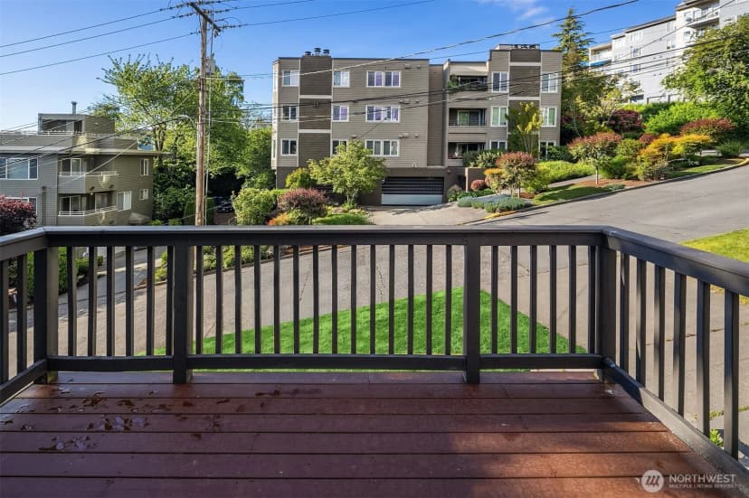 Property photo for 1307 W Boston Street, Seattle photo 27