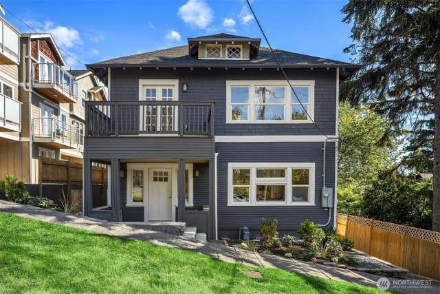 Property photo for 1307 W Boston Street, Seattle