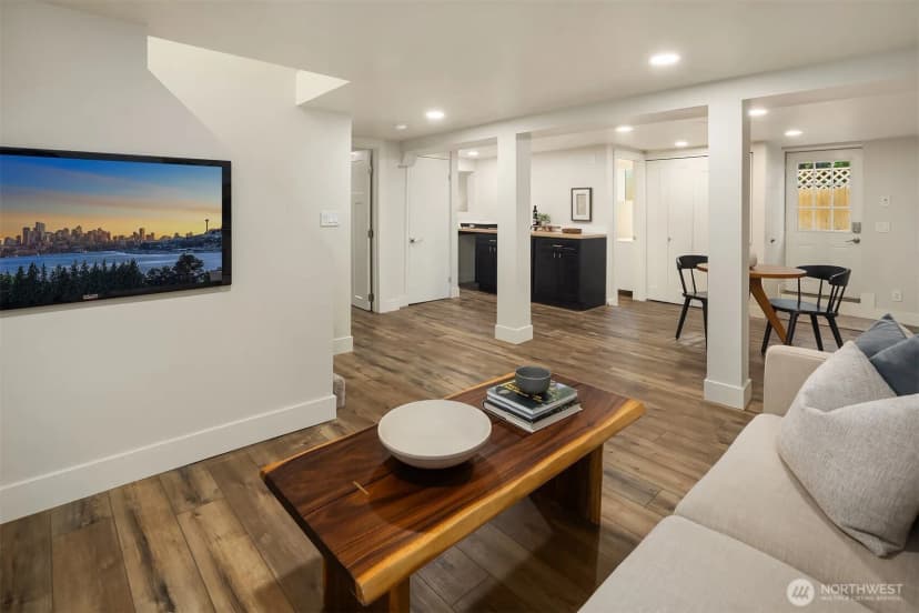Property photo for 1307 W Boston Street, Seattle photo 21