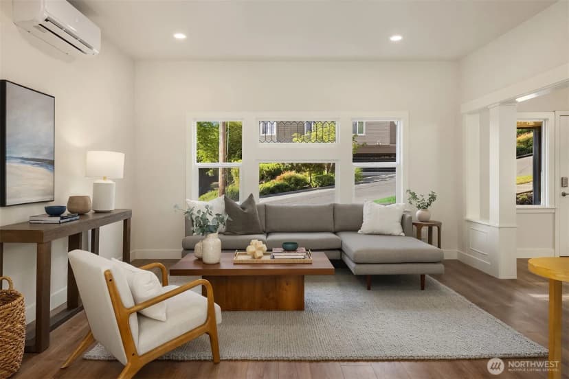 Property photo for 1307 W Boston Street, Seattle photo 5