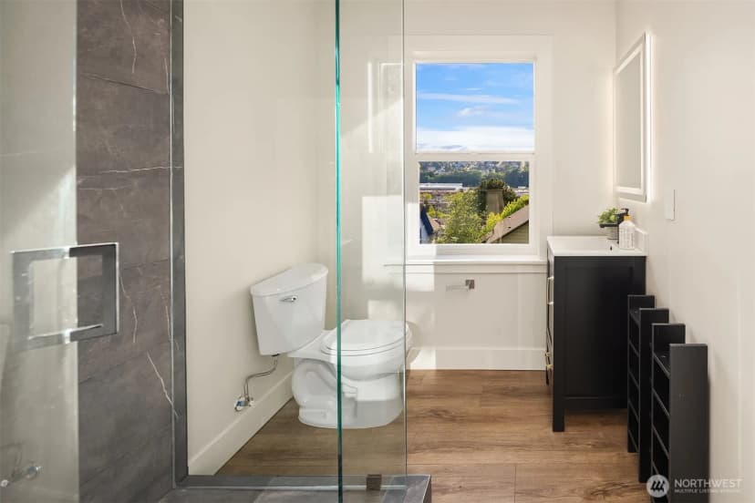 Property photo for 1307 W Boston Street, Seattle photo 19