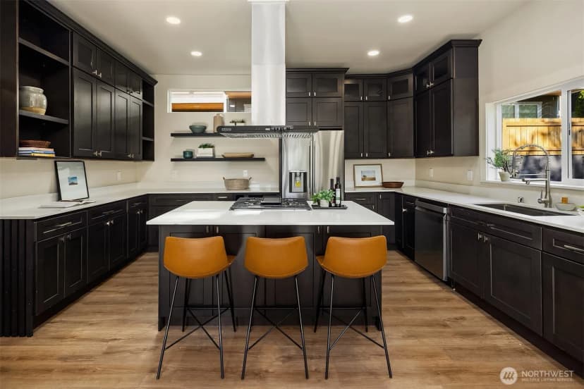 Property photo for 1307 W Boston Street, Seattle photo 9