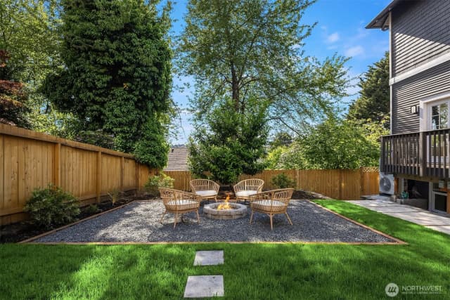 Property photo for 1307 W Boston Street, Seattle photo 2