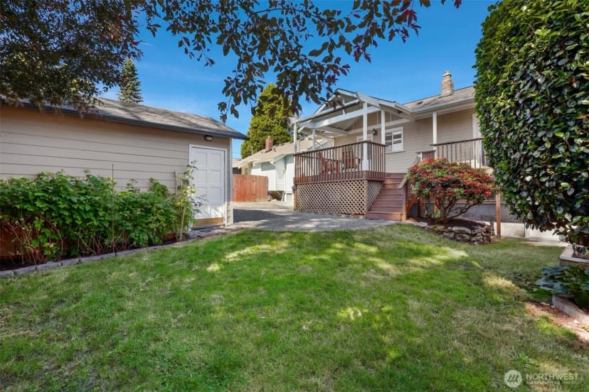 Property photo for 10327 Stone Avenue N, Seattle photo 25