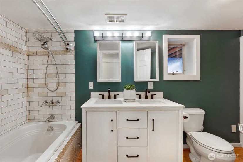 Property photo for 10327 Stone Avenue N, Seattle photo 19