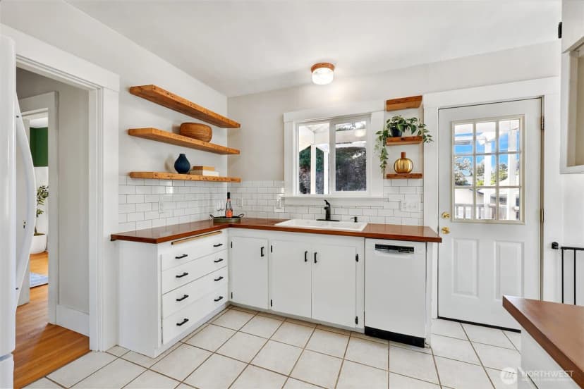 Property photo for 10327 Stone Avenue N, Seattle photo 9