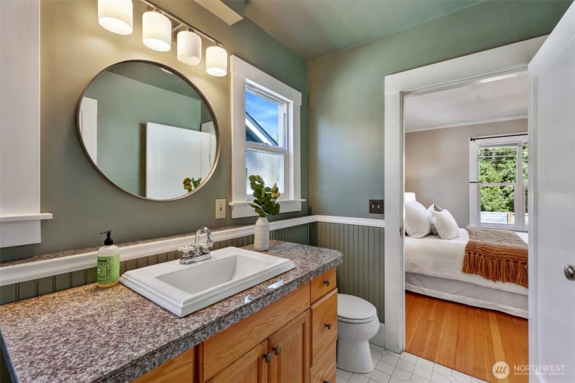 Property photo for 10327 Stone Avenue N, Seattle photo 13