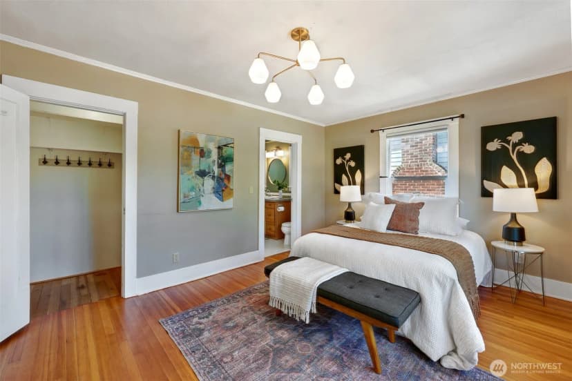 Property photo for 10327 Stone Avenue N, Seattle photo 11