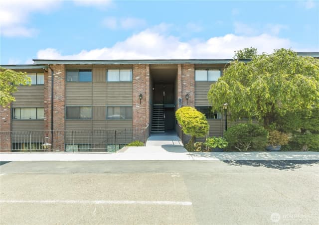 Property photo for 13558 37th Avenue S #21, Tukwila