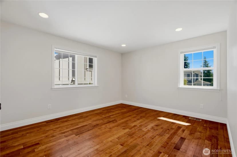 Property photo for 12832 Ne 70th Place, Kirkland photo 27