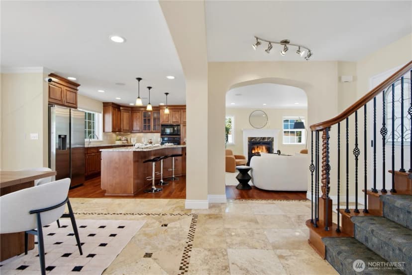 Property photo for 12832 Ne 70th Place, Kirkland photo 16