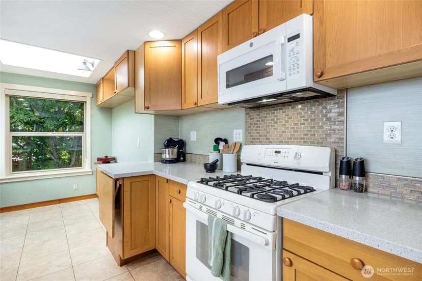 Property photo for 10320 Kay Way, Mukilteo photo 9