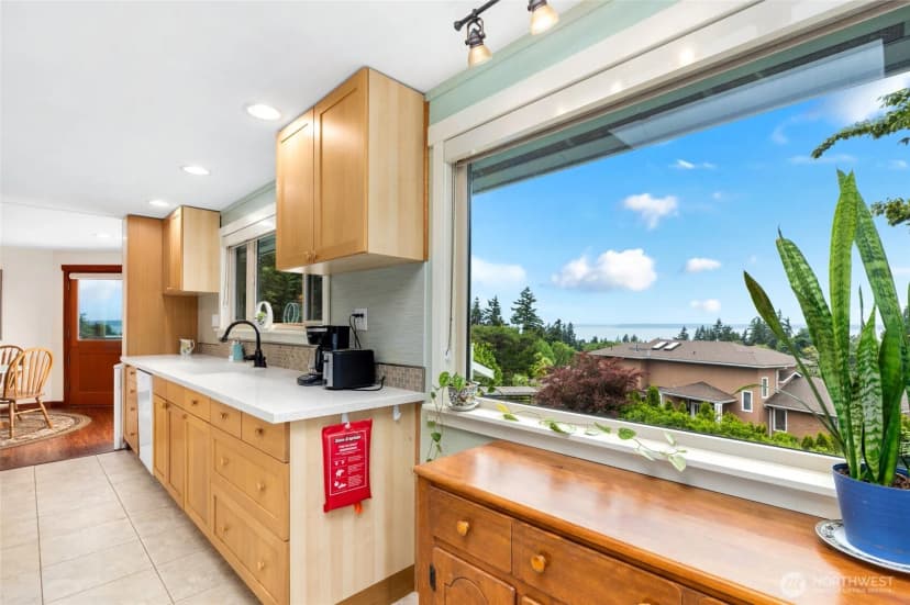 Property photo for 10320 Kay Way, Mukilteo photo 10