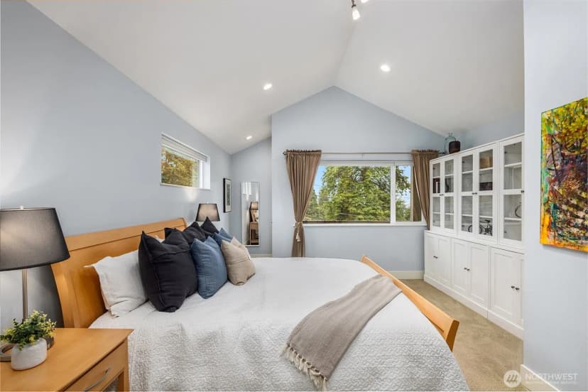 Property photo for 3010 Ne 55th Street, Seattle photo 13