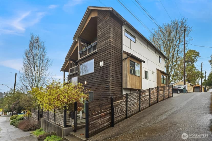 Property photo for 3010 Ne 55th Street, Seattle photo 27