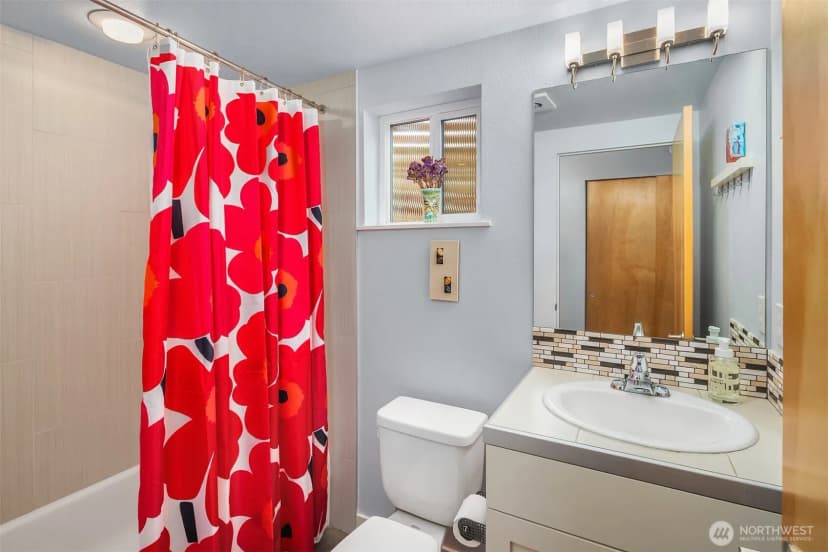 Property photo for 3010 Ne 55th Street, Seattle photo 24