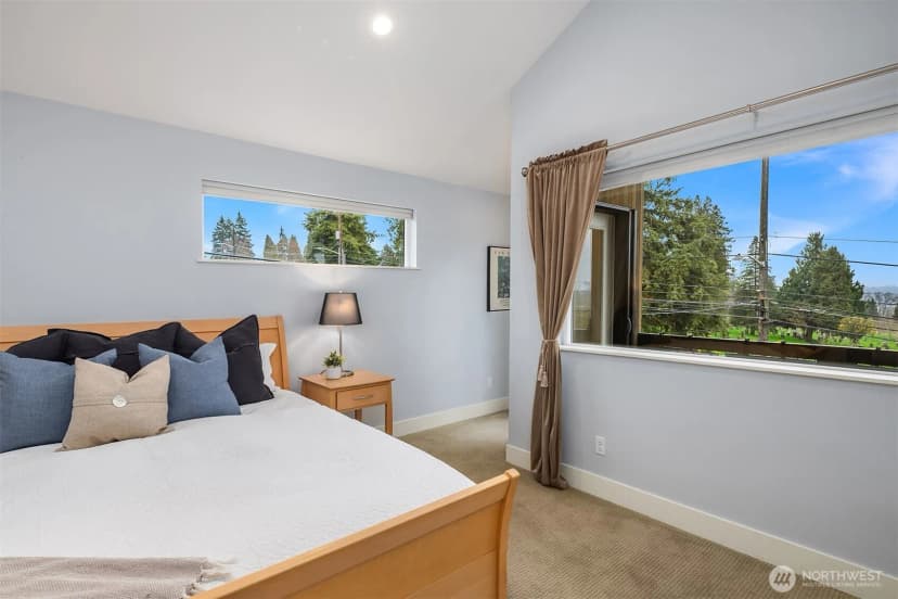 Property photo for 3010 Ne 55th Street, Seattle photo 17
