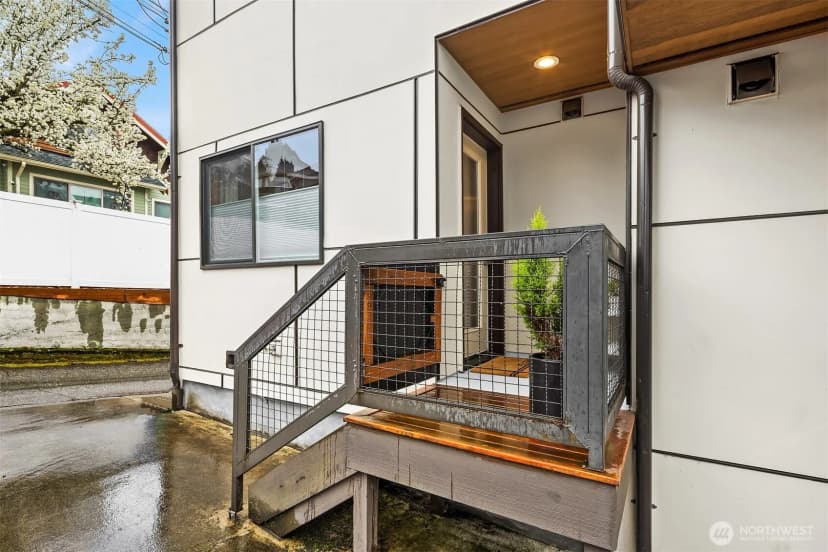 Property photo for 3010 Ne 55th Street, Seattle photo 25