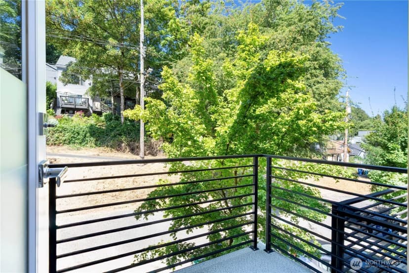 Property photo for 1546 Sturgus Avenue S, Seattle photo 32